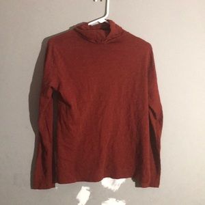 Orange/red turtleneck